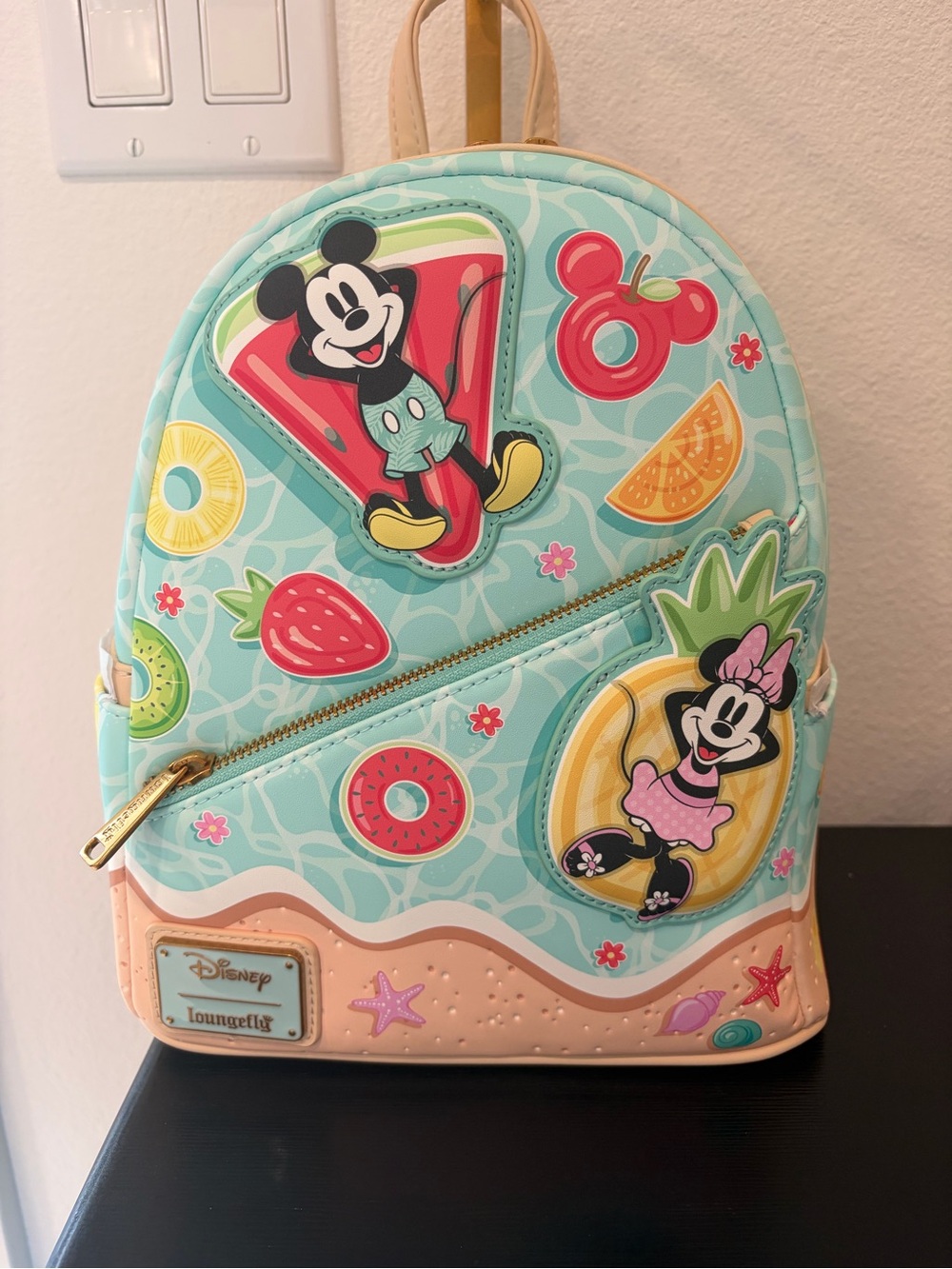 New with tags Loungefly Disney Mickey & Minnie Beach Fun Mini Backpack